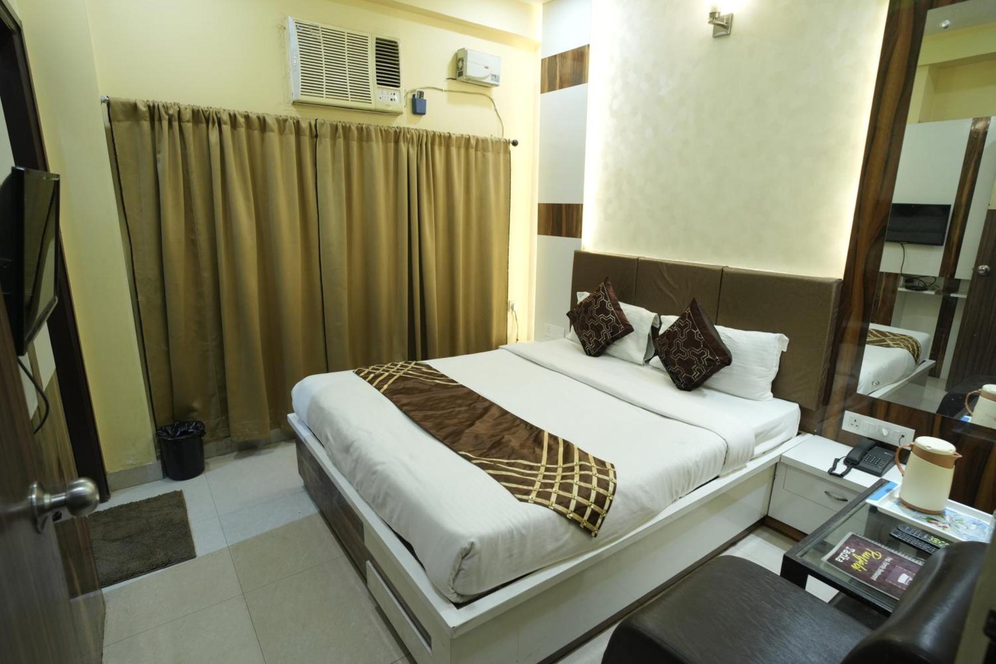 Hotel Rajkamal Near Varanasi Railway Station Exterior photo