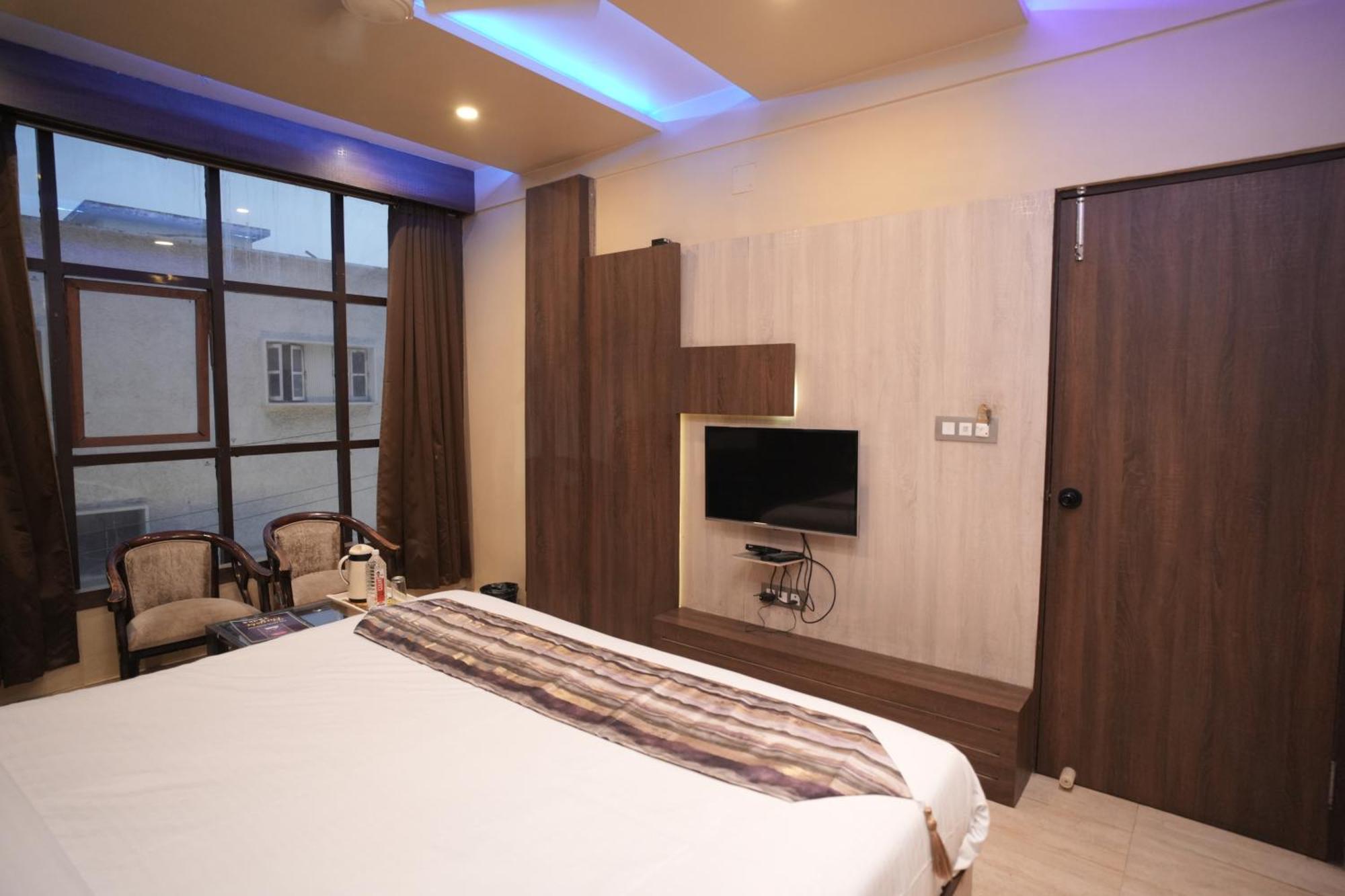 Hotel Rajkamal Near Varanasi Railway Station Exterior photo
