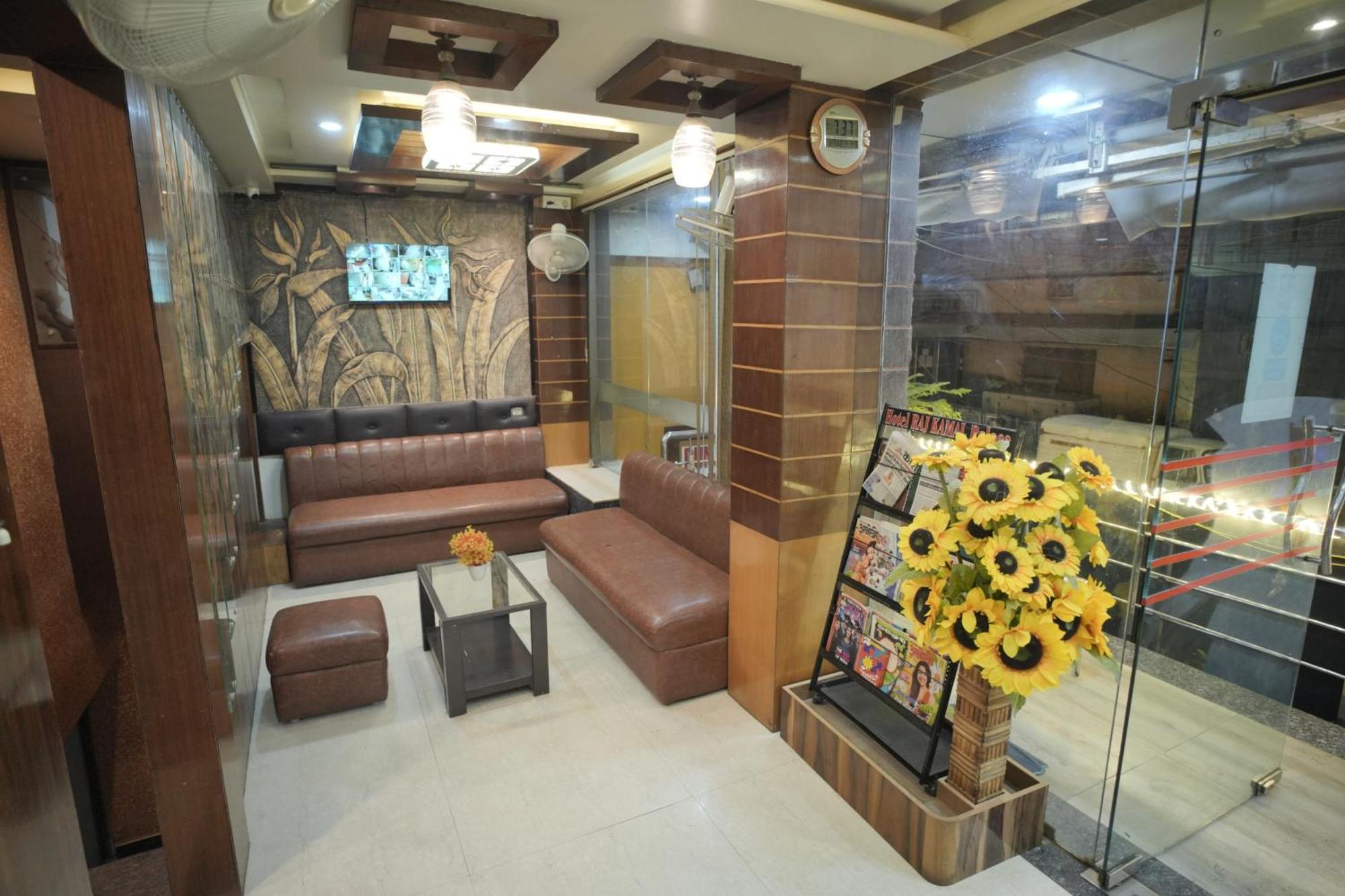 Hotel Rajkamal Near Varanasi Railway Station Exterior photo